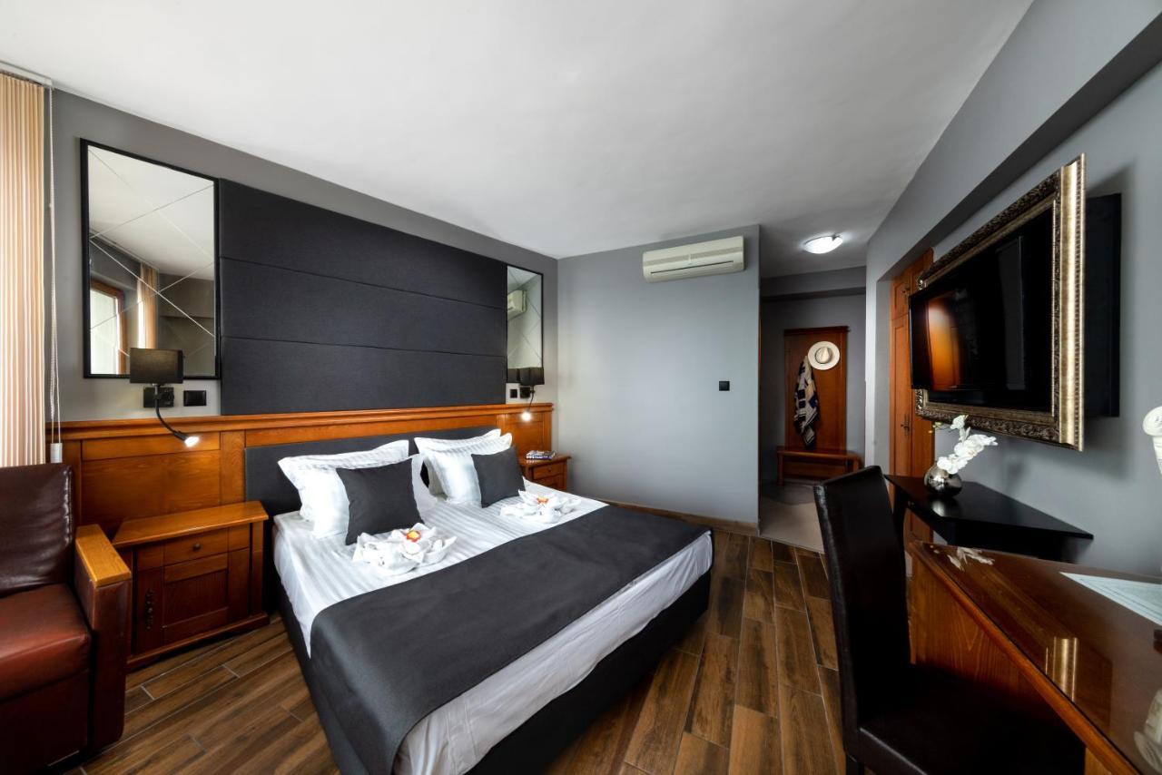 Petrov Family Hotel Νεσέμπαρ Εξωτερικό φωτογραφία